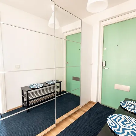 Apartment --bright & Comfy 79m2 2br With Sauna And Balcony-- *