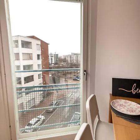 Apartment --bright & Comfy 79m2 2br With Sauna And Balcony-- *