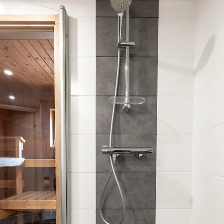 --bright & Comfy 79m2 2br With Sauna And Balcony--