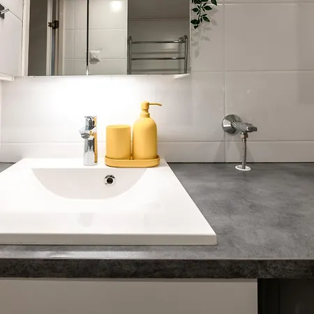 شقة Bright & Comfy 79m2 2br With Sauna And Balcony هلسنكي