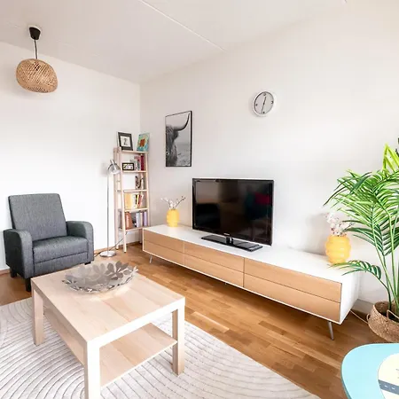Bright & Comfy 79m2 2br With Sauna And Balcony * هلسنكي