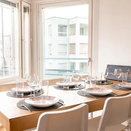 Bright & Comfy 79m2 2br With Sauna And Balcony