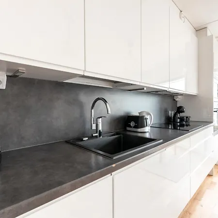 Apartmán --bright & Comfy 79m2 2br With Sauna And Balcony-- *